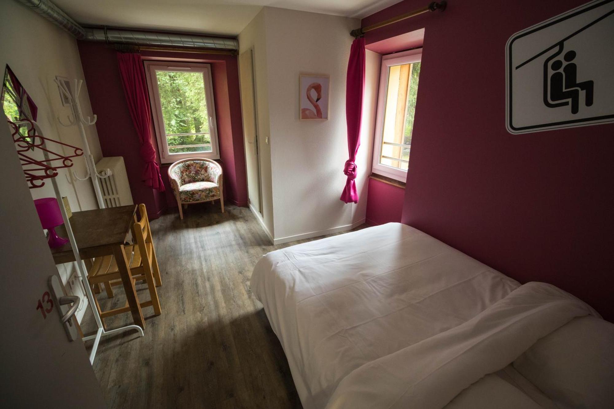 1861 Châtel Hostel Eksteriør billede