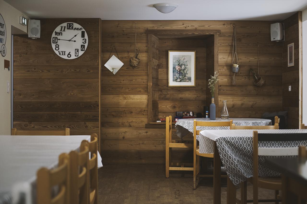 1861 Châtel Hostel Eksteriør billede